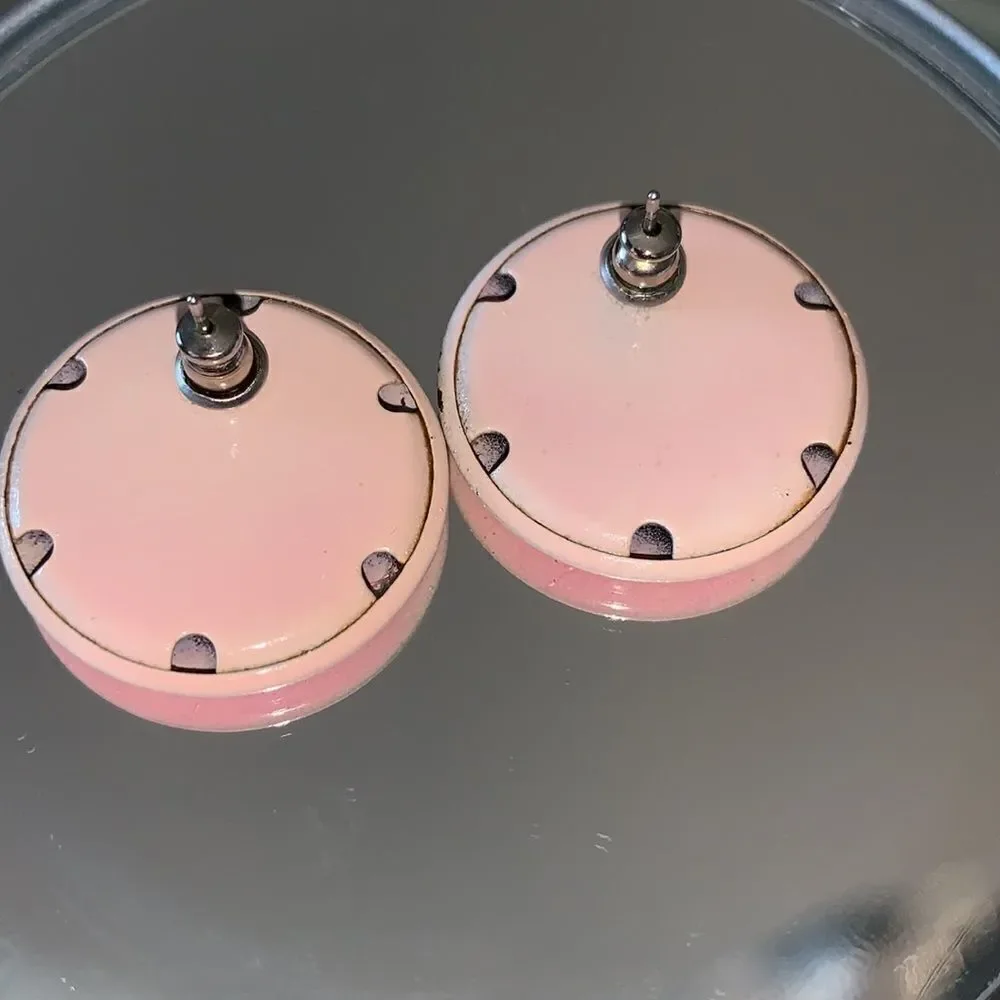 Vtg pink enamel painted circle post earrings‎